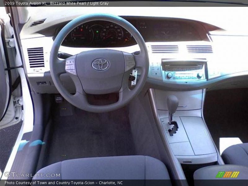 Blizzard White Pearl / Light Gray 2009 Toyota Avalon XL