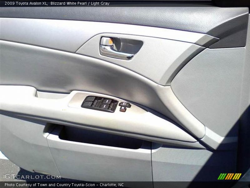Blizzard White Pearl / Light Gray 2009 Toyota Avalon XL