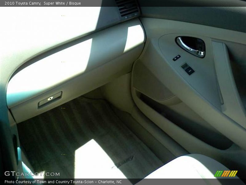 Super White / Bisque 2010 Toyota Camry