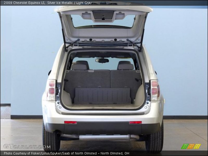 Silver Ice Metallic / Light Gray 2009 Chevrolet Equinox LS