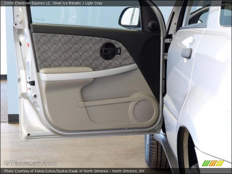Door Panel of 2009 Equinox LS