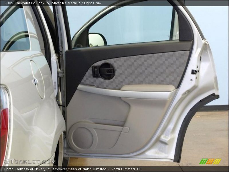 Door Panel of 2009 Equinox LS