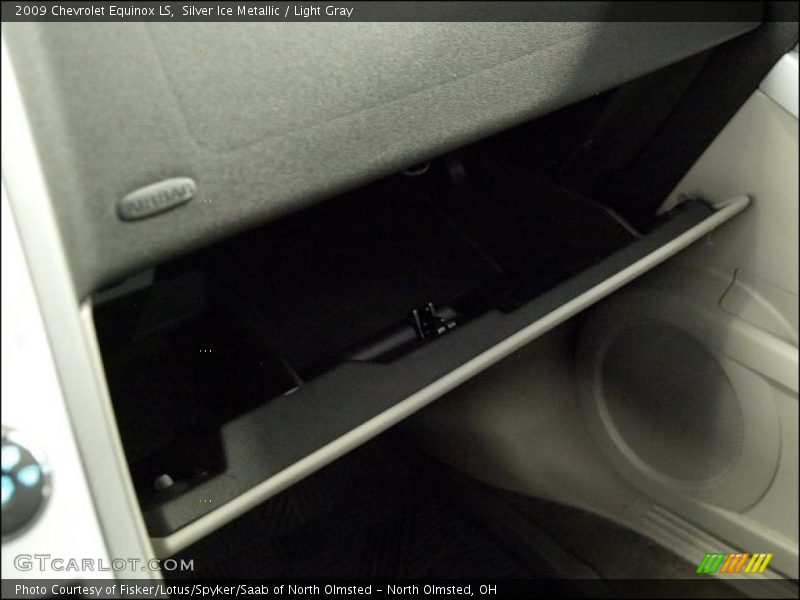 Silver Ice Metallic / Light Gray 2009 Chevrolet Equinox LS