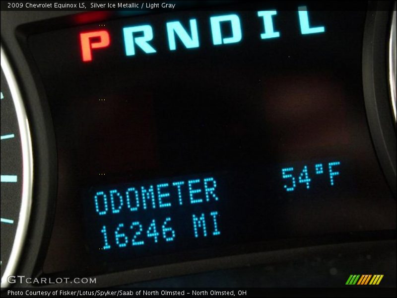 Silver Ice Metallic / Light Gray 2009 Chevrolet Equinox LS