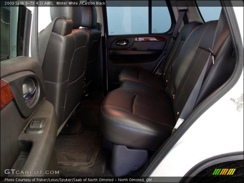 Winter White / Carbon Black 2009 Saab 9-7X 4.2i AWD