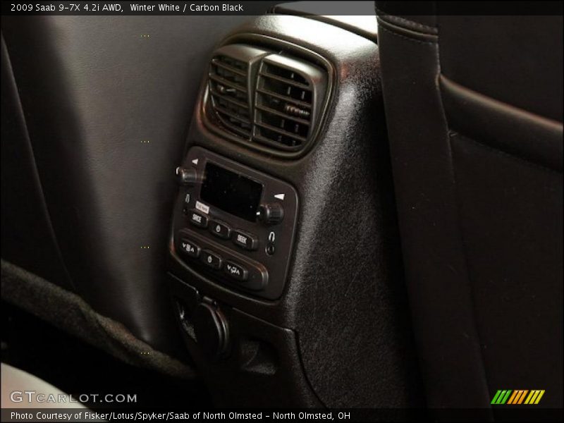 Winter White / Carbon Black 2009 Saab 9-7X 4.2i AWD