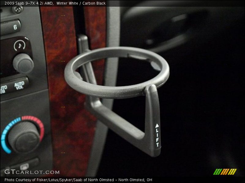 Winter White / Carbon Black 2009 Saab 9-7X 4.2i AWD