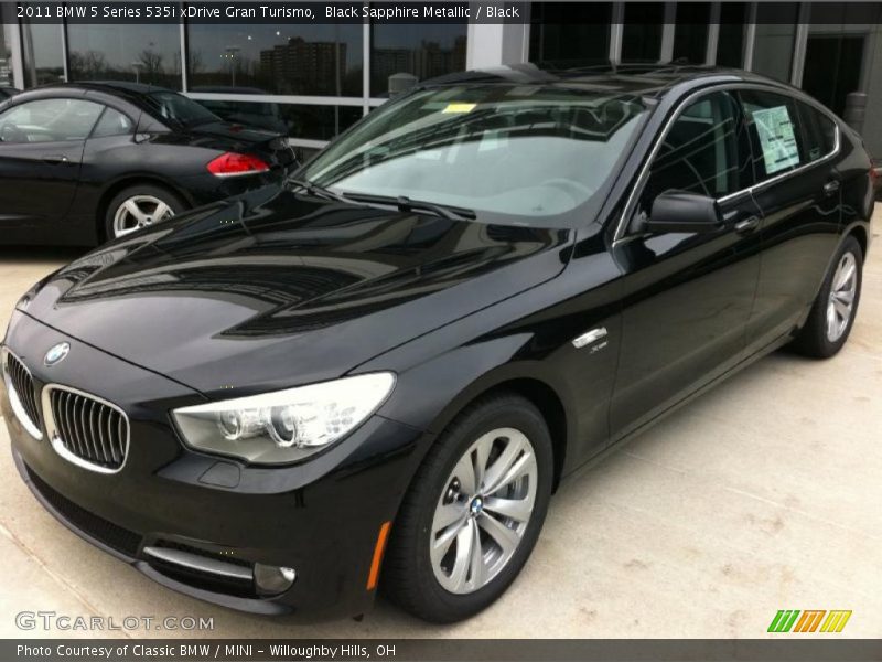 Front 3/4 View of 2011 5 Series 535i xDrive Gran Turismo