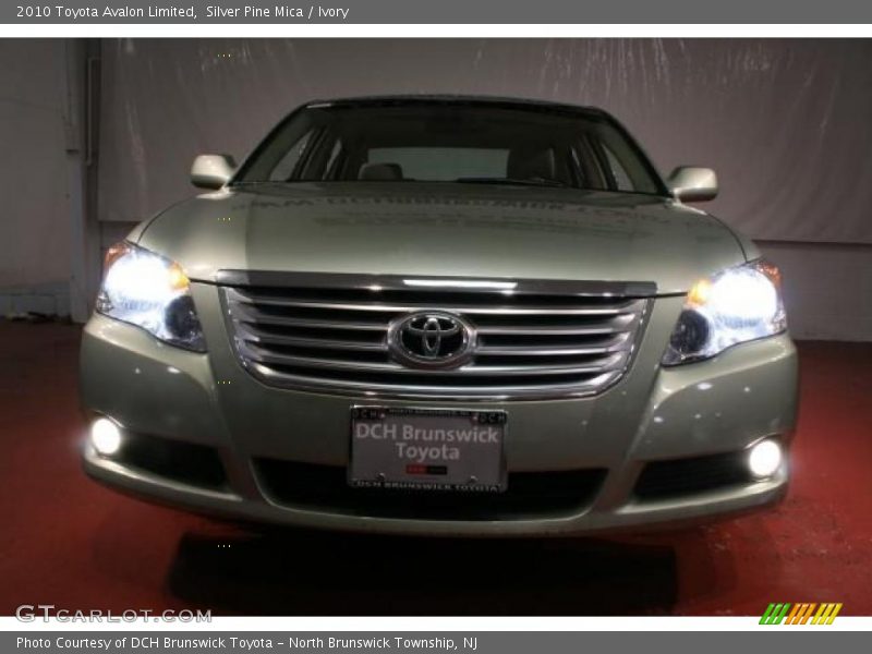 Silver Pine Mica / Ivory 2010 Toyota Avalon Limited