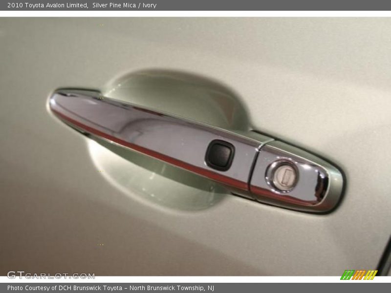 Silver Pine Mica / Ivory 2010 Toyota Avalon Limited