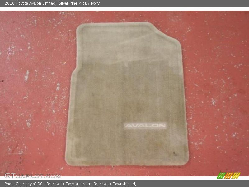 Silver Pine Mica / Ivory 2010 Toyota Avalon Limited