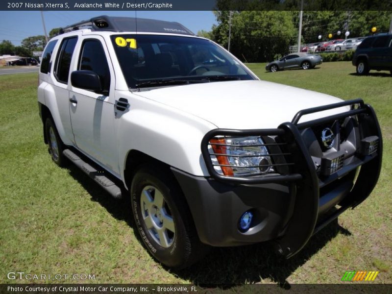 Avalanche White / Desert/Graphite 2007 Nissan Xterra S
