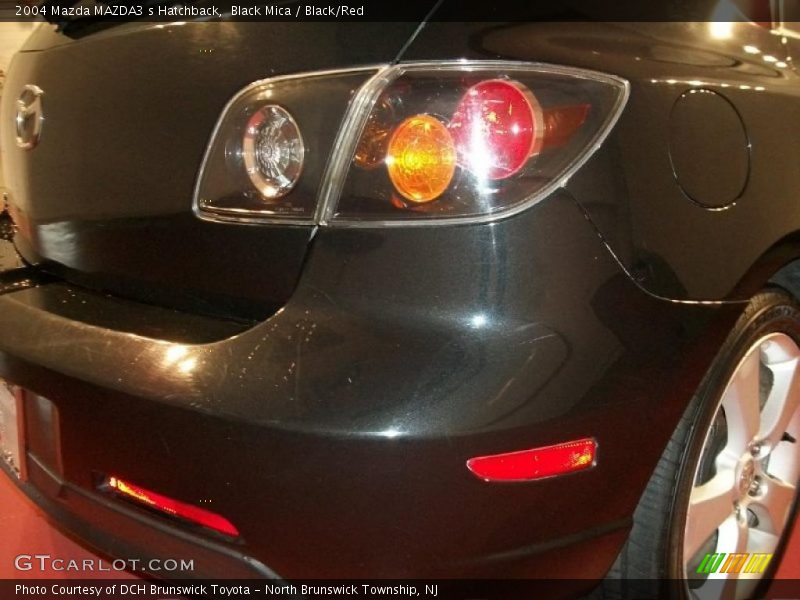 Black Mica / Black/Red 2004 Mazda MAZDA3 s Hatchback