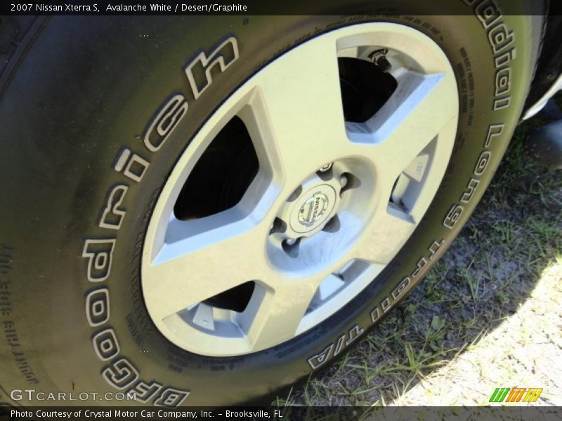 Avalanche White / Desert/Graphite 2007 Nissan Xterra S