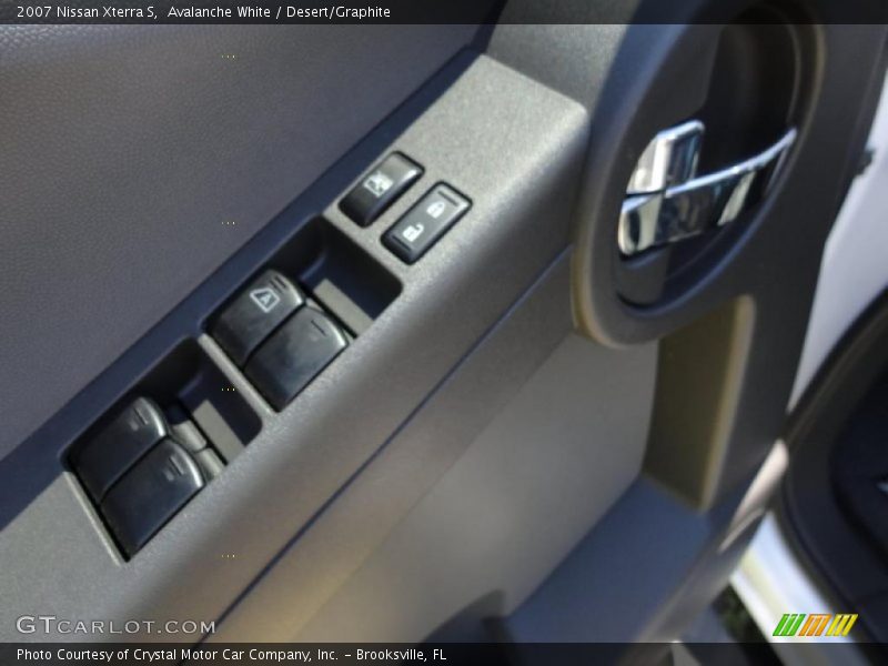 Avalanche White / Desert/Graphite 2007 Nissan Xterra S