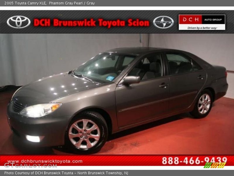 Phantom Gray Pearl / Gray 2005 Toyota Camry XLE