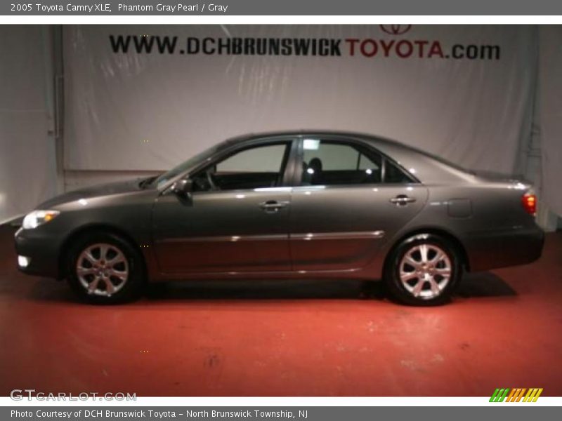 Phantom Gray Pearl / Gray 2005 Toyota Camry XLE