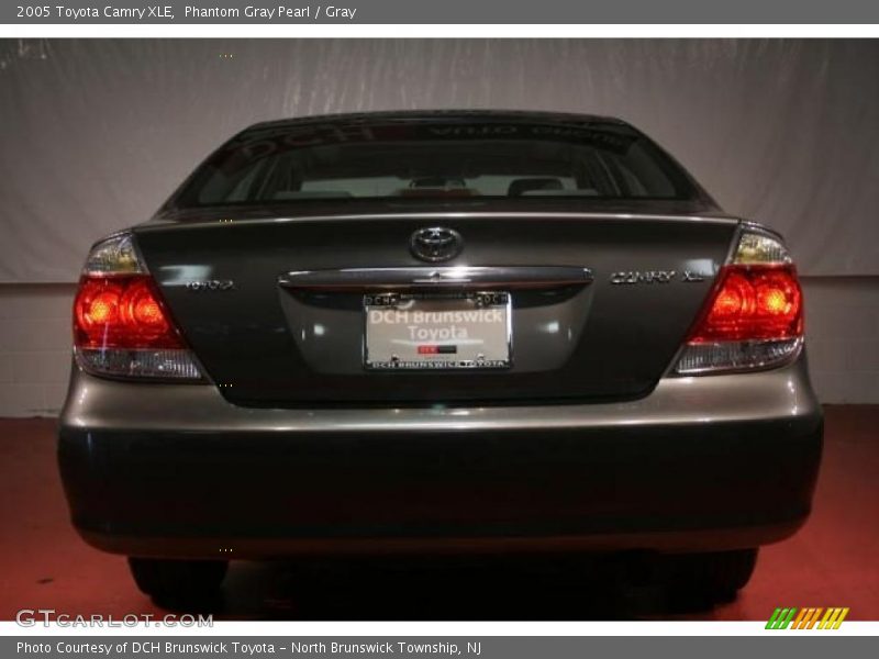 Phantom Gray Pearl / Gray 2005 Toyota Camry XLE