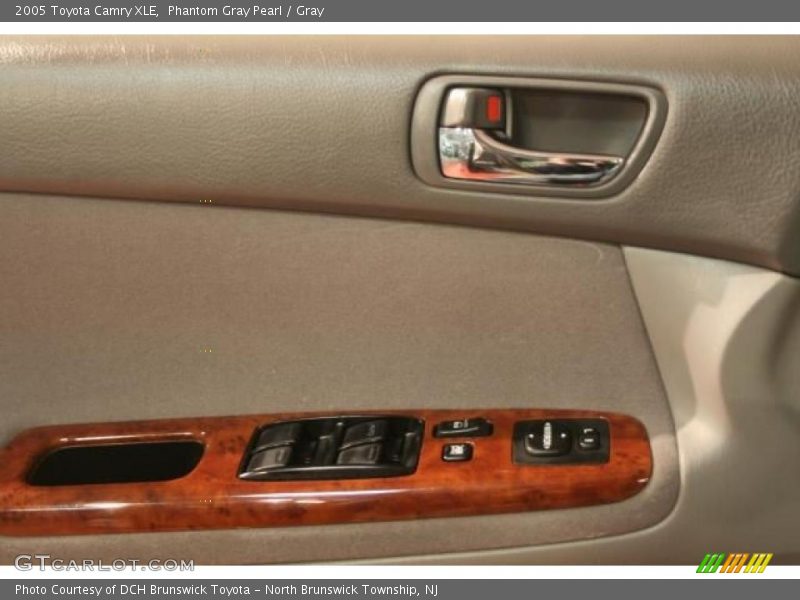Phantom Gray Pearl / Gray 2005 Toyota Camry XLE