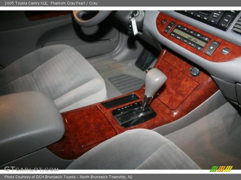Phantom Gray Pearl / Gray 2005 Toyota Camry XLE