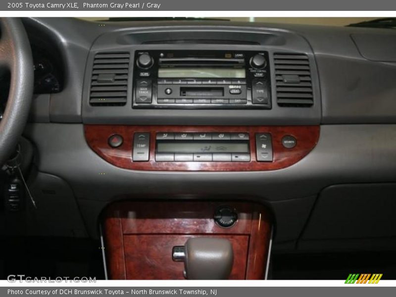 Phantom Gray Pearl / Gray 2005 Toyota Camry XLE