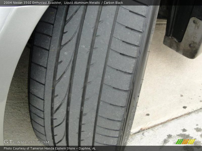 Liquid Aluminum Metallic / Carbon Black 2004 Nissan 350Z Enthusiast Roadster