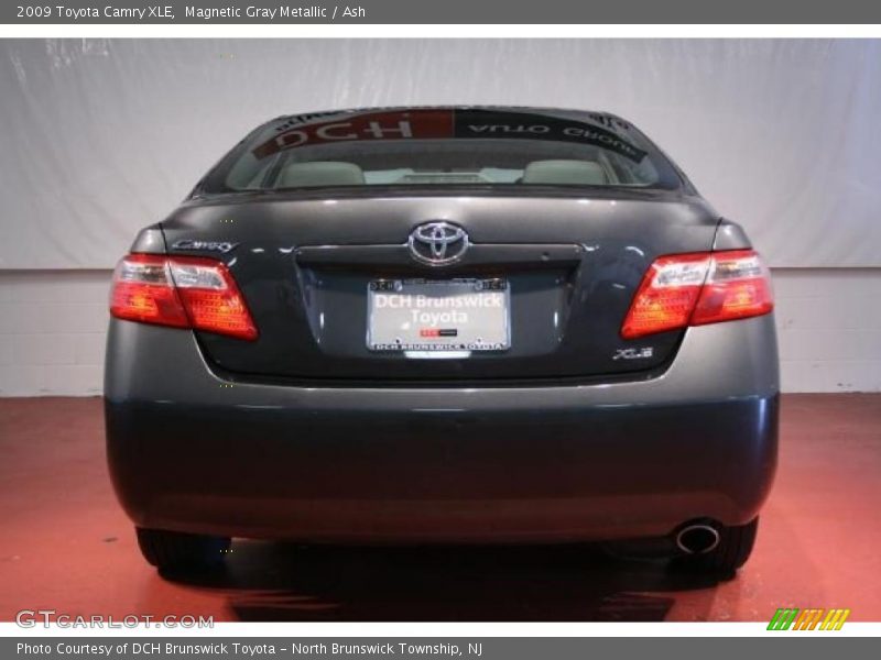 Magnetic Gray Metallic / Ash 2009 Toyota Camry XLE