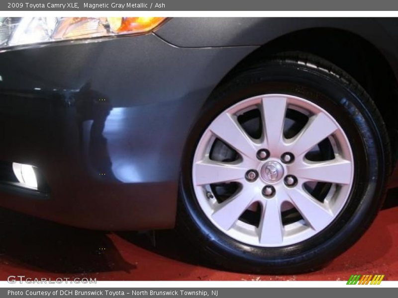 Magnetic Gray Metallic / Ash 2009 Toyota Camry XLE
