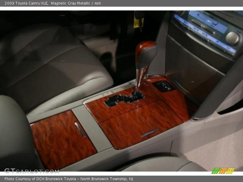 Magnetic Gray Metallic / Ash 2009 Toyota Camry XLE