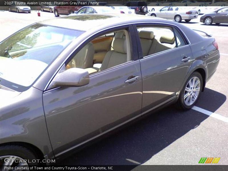 Phantom Gray Pearl / Ivory 2007 Toyota Avalon Limited