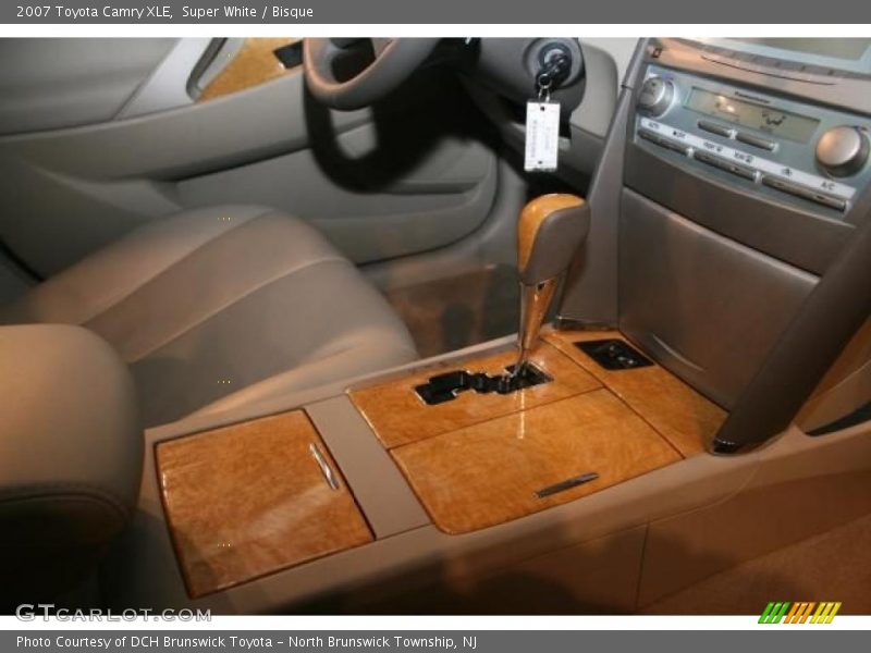 Super White / Bisque 2007 Toyota Camry XLE