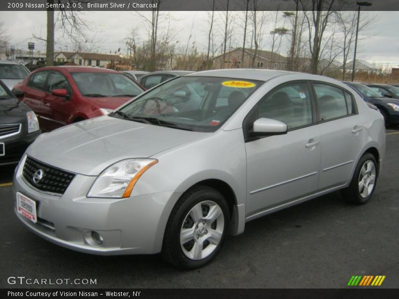 Brilliant Silver / Charcoal 2009 Nissan Sentra 2.0 S