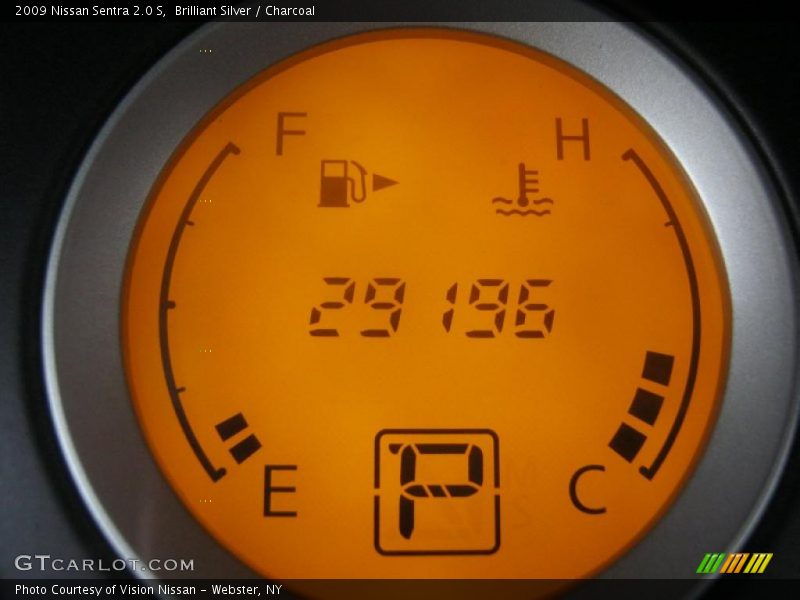 Brilliant Silver / Charcoal 2009 Nissan Sentra 2.0 S