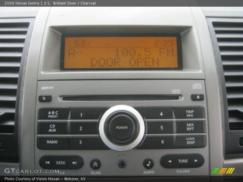 Brilliant Silver / Charcoal 2009 Nissan Sentra 2.0 S
