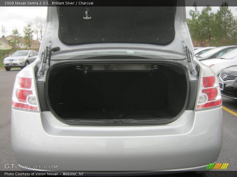 Brilliant Silver / Charcoal 2009 Nissan Sentra 2.0 S