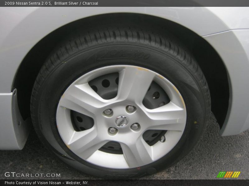 Brilliant Silver / Charcoal 2009 Nissan Sentra 2.0 S