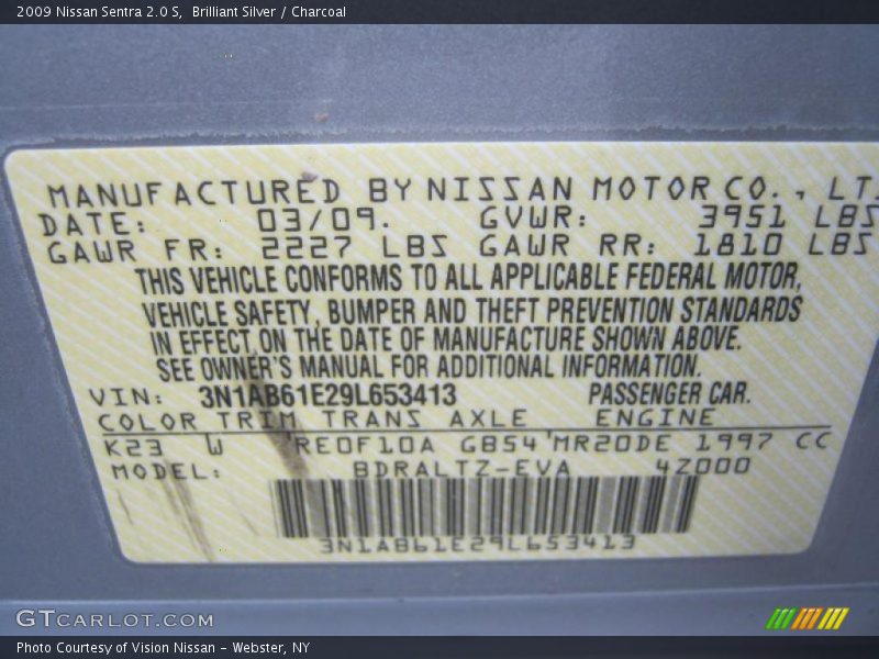 Brilliant Silver / Charcoal 2009 Nissan Sentra 2.0 S