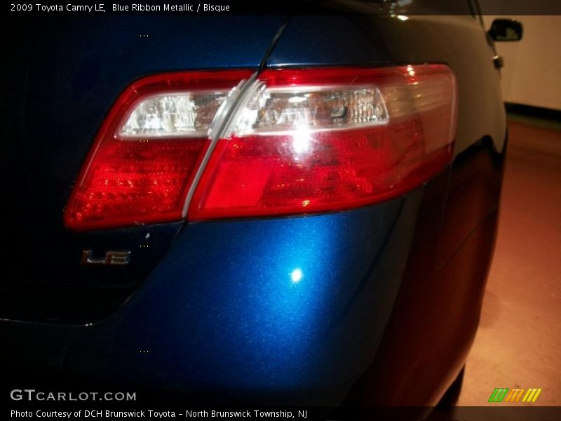 Blue Ribbon Metallic / Bisque 2009 Toyota Camry LE