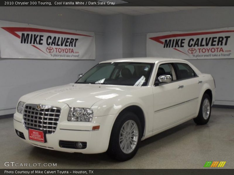 Cool Vanilla White / Dark Slate Gray 2010 Chrysler 300 Touring