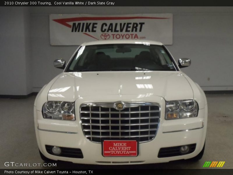 Cool Vanilla White / Dark Slate Gray 2010 Chrysler 300 Touring