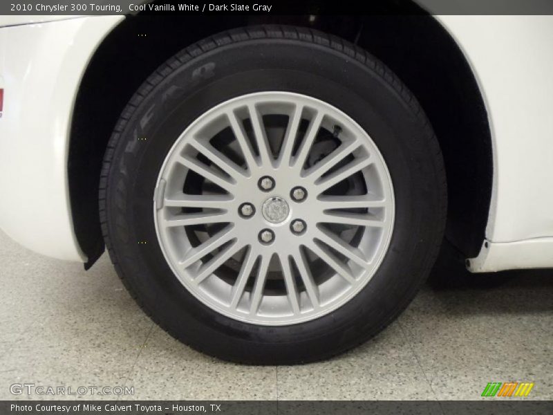 Cool Vanilla White / Dark Slate Gray 2010 Chrysler 300 Touring