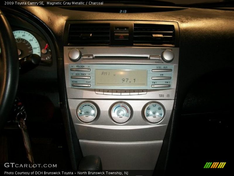Magnetic Gray Metallic / Charcoal 2009 Toyota Camry SE