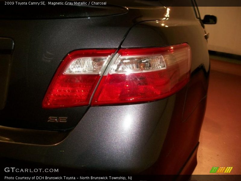 Magnetic Gray Metallic / Charcoal 2009 Toyota Camry SE
