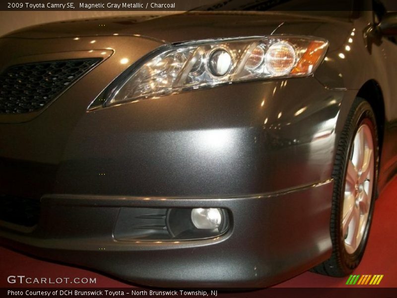 Magnetic Gray Metallic / Charcoal 2009 Toyota Camry SE