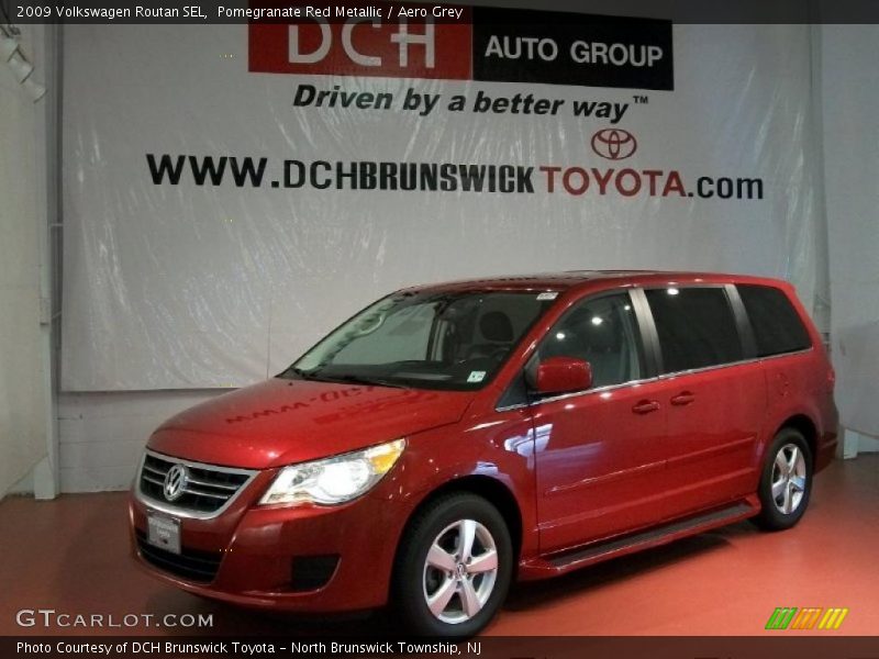 Pomegranate Red Metallic / Aero Grey 2009 Volkswagen Routan SEL