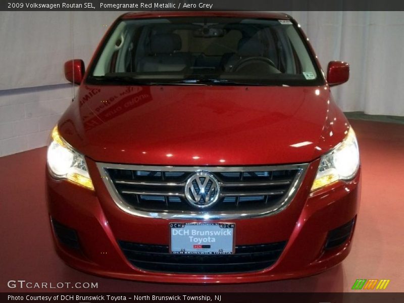 Pomegranate Red Metallic / Aero Grey 2009 Volkswagen Routan SEL