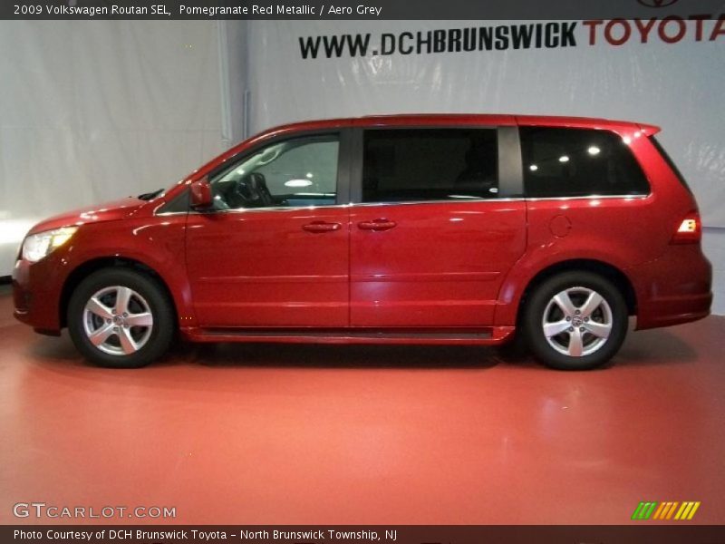 Pomegranate Red Metallic / Aero Grey 2009 Volkswagen Routan SEL