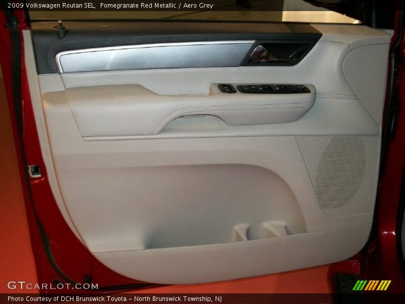 Pomegranate Red Metallic / Aero Grey 2009 Volkswagen Routan SEL