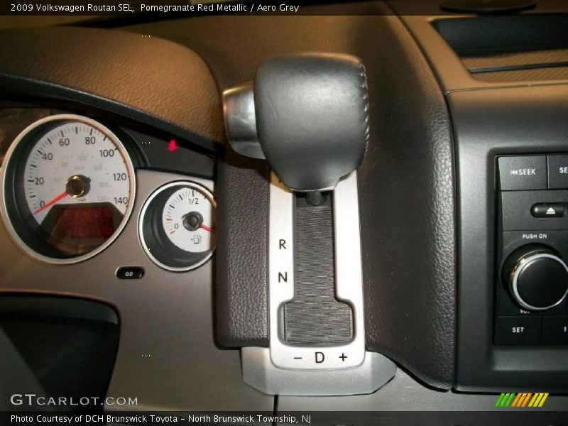 Pomegranate Red Metallic / Aero Grey 2009 Volkswagen Routan SEL