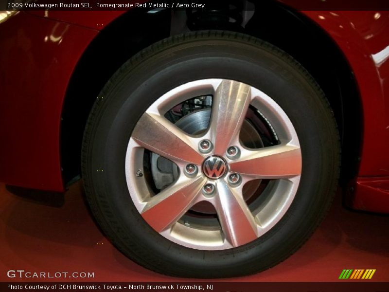 Pomegranate Red Metallic / Aero Grey 2009 Volkswagen Routan SEL